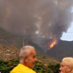 Erdőtűz a Kanári-szigetekhez tartozó Tenerifén fekvő Candelaria térségében 2023. augusztus 16-án.